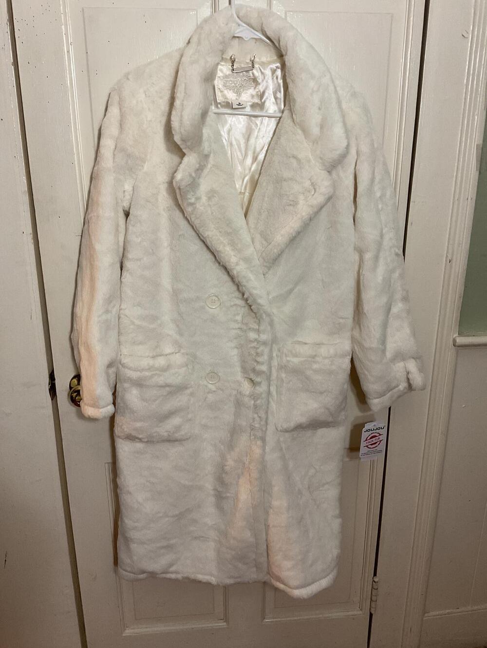 Jou Jou Small white faux fur jacket winter coat
